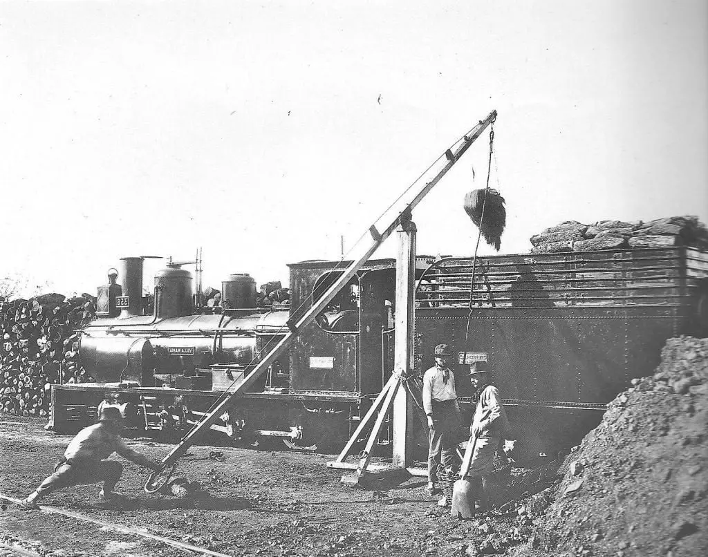 Cargando la máquina de vapor de carbón. Año 1634