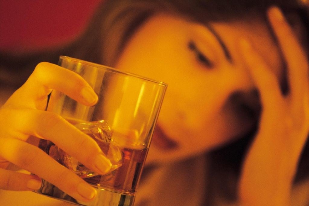 Los signos y sintomas del alcoholismo pueden repercutir en el entorno mas cercano de la persona
