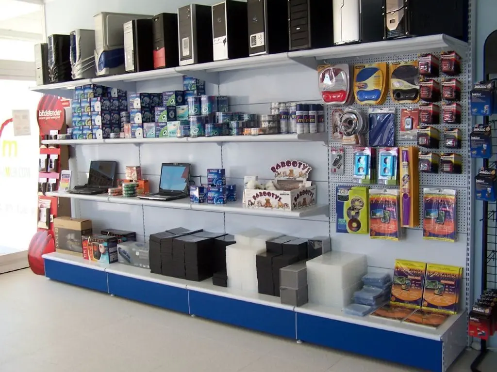 El hardware puede encontrarse en las tiendas de venta y reparacion de dispositivos informaticos