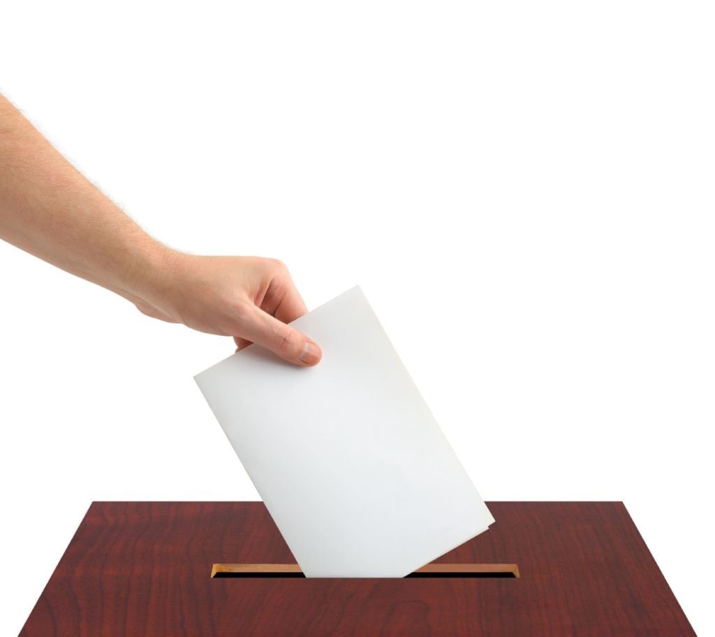 El derecho a voto supone la opinion del ciudadano con respecto al gobernante