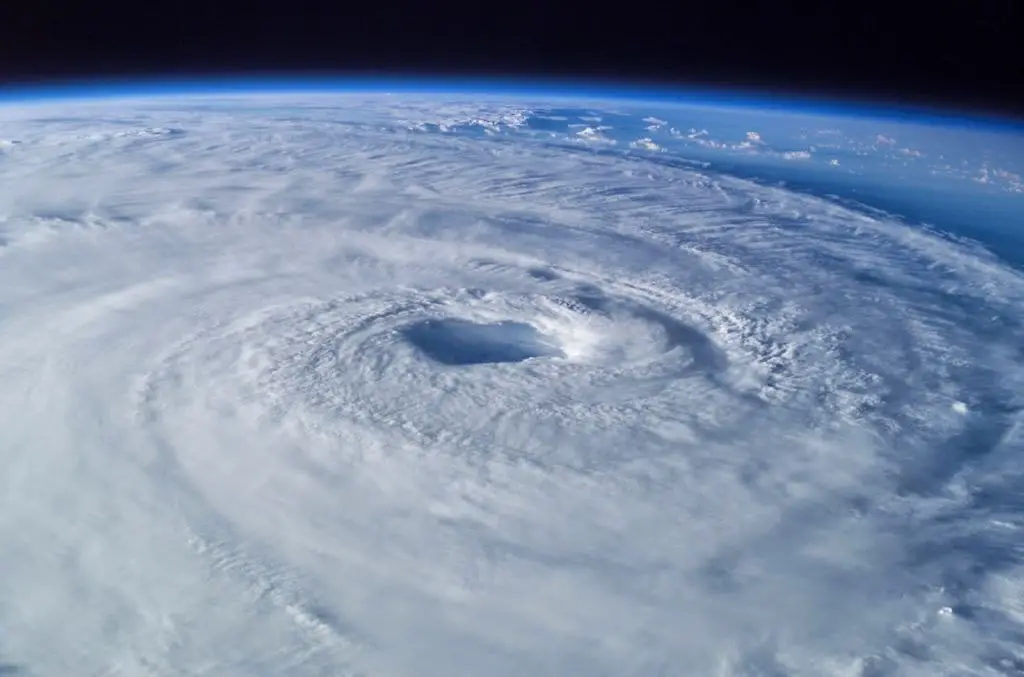 Los huracanes mas violentos estan comenzando a aparecer en el planeta terrestre