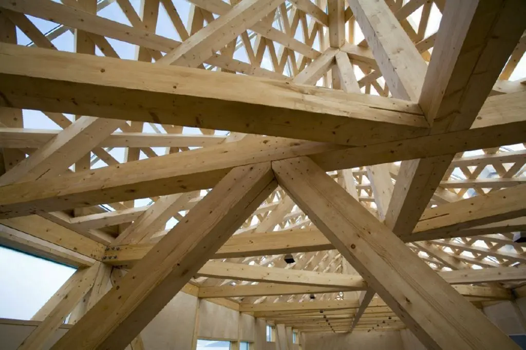 La madera es un material que puede ser utilizado en la construccion de estructuras