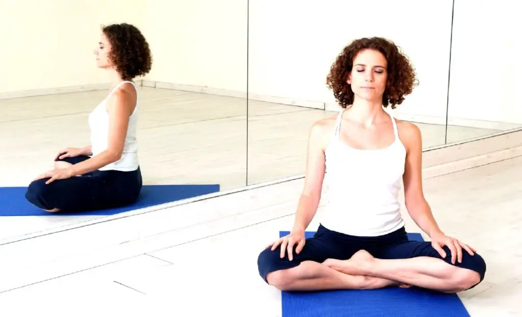 La postura en la meditación es muy importante, ya que ayuda a mantener la concentración