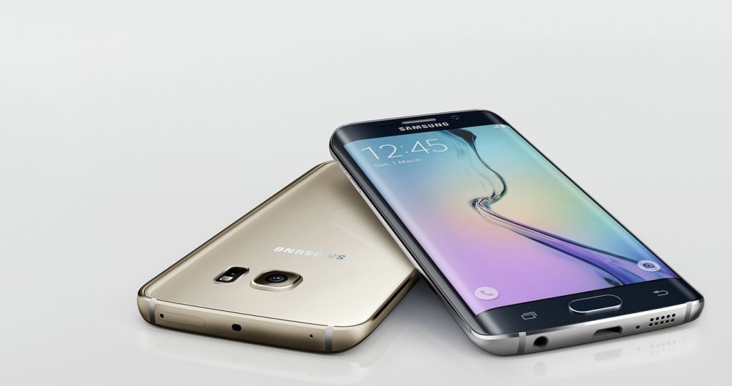 El Galaxy S6 Edge es, junto con el Galaxy S6, el actual buque insignia de Samsung.