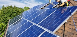 La luz solar se ha convertido en una fuente sostenible de energía, pudiendo abastecer nuestros hogares y empresas