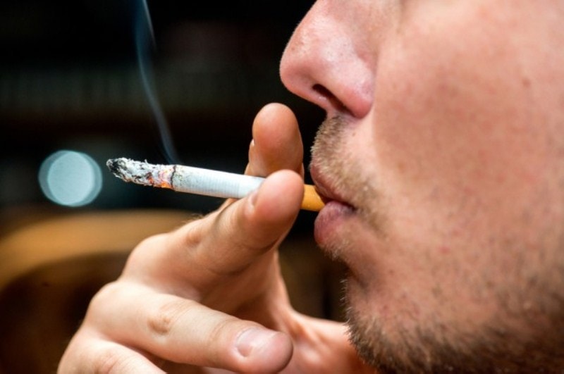 fumar cigarro tabaco altera bacterias en la boca cancer enfermedad