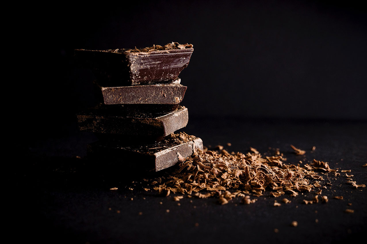 El chocolate negro es rico es flavonoides
