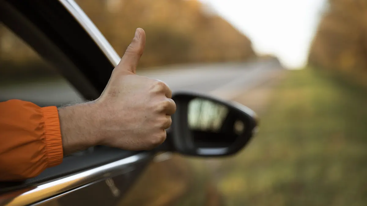 Formas de ahorrar combustible (y dinero) con gestos sencillos al volante