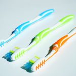 Tipos de cepillos de dientes y sus indicaciones de uso