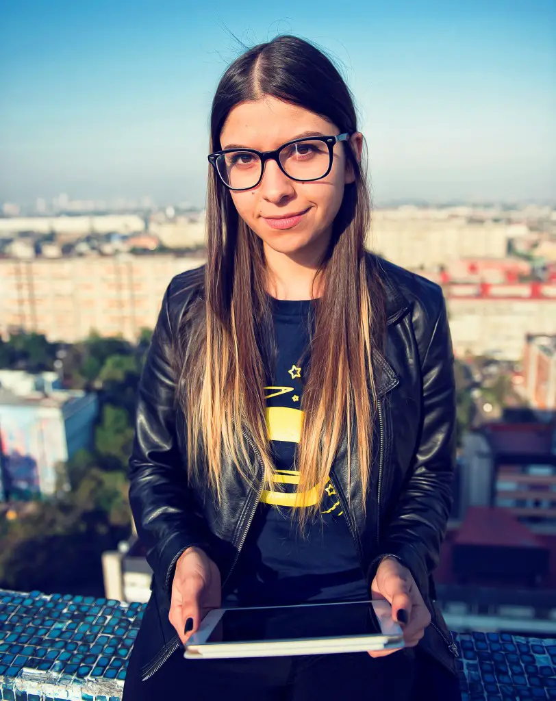 Aleksa Delsol es Office Manager de Yogome en México, y se encarga de las relaciones públicas de la empresa en Lationamérica.