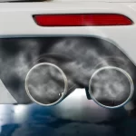 El color del humo del coche da pistas sobre el tipo de avería que tiene color del humo del coche