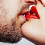 ¿Qué es la enfermedad del beso y cómo se transmite?