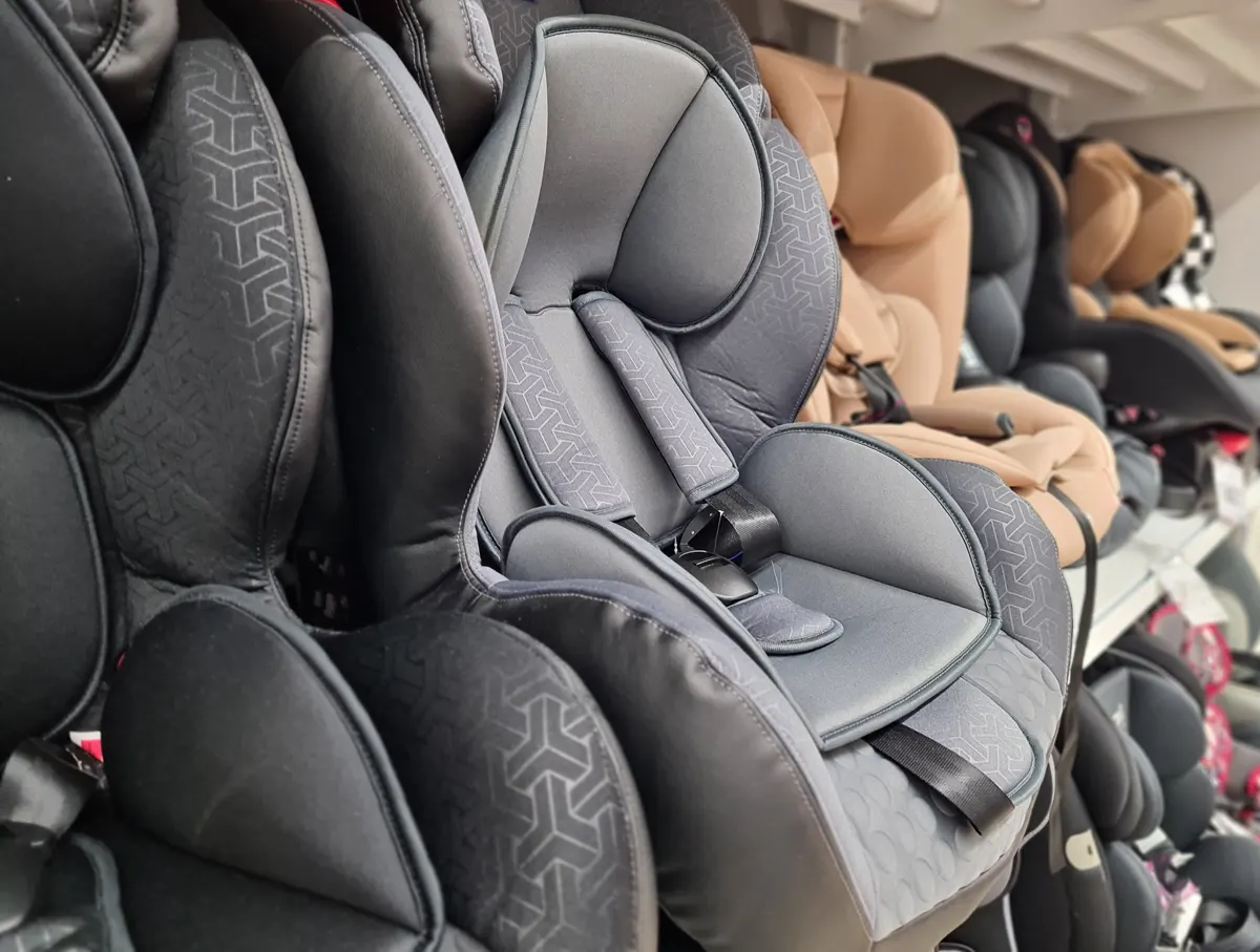 sillitas de coche en el mercado